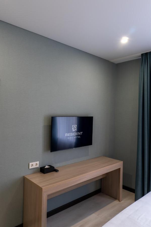 Resident Hotel Kazybek Bi Almaty Exterior photo