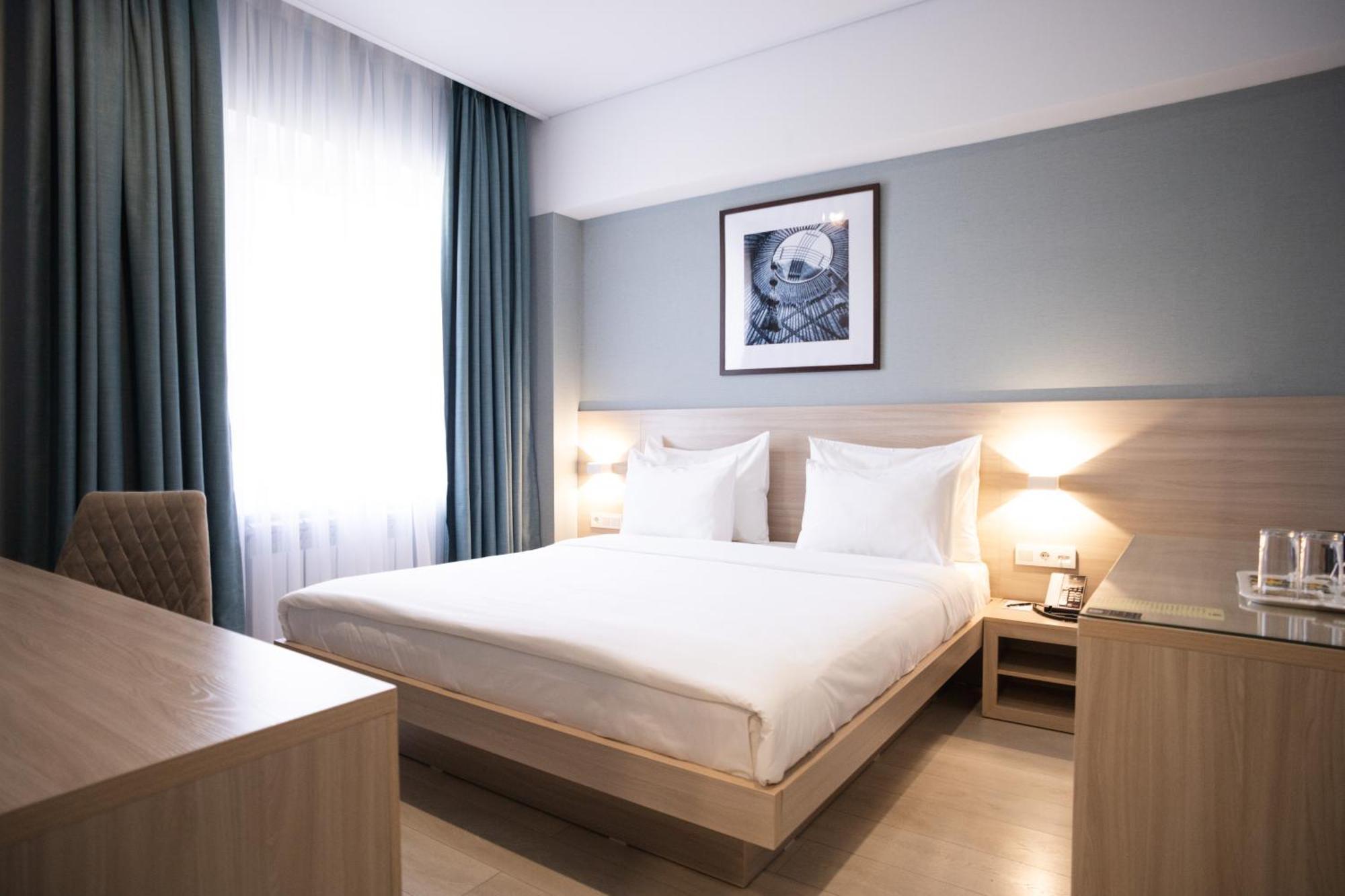 Resident Hotel Kazybek Bi Almaty Exterior photo